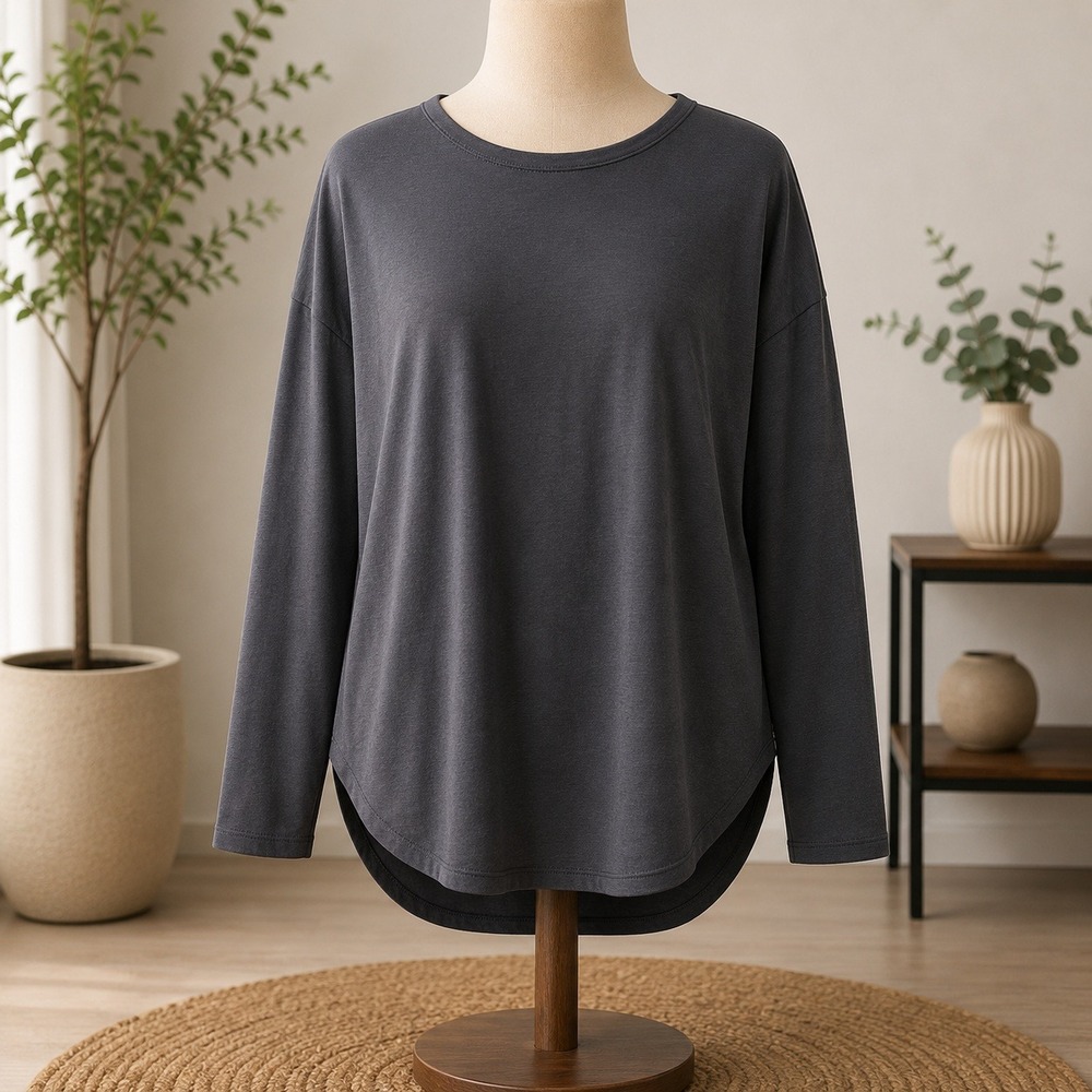 NWOT AnyBody Loungewear Top Women Large Gray Relaxed Curved Hem Long Sleeve